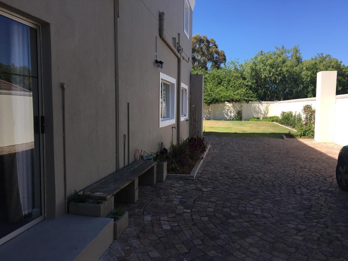 African Palm Cottage And Guesthouse Durbanville Dış mekan fotoğraf